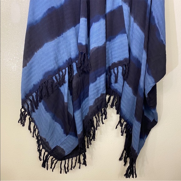 KETZALI MIDNIGHT UTZ PONCHO - Picture 5 of 8